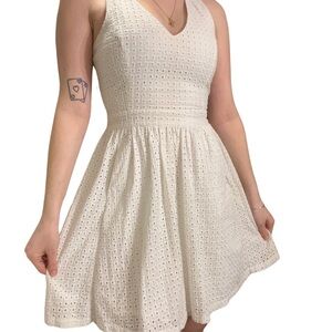 Elegant White Sleeveless Dress